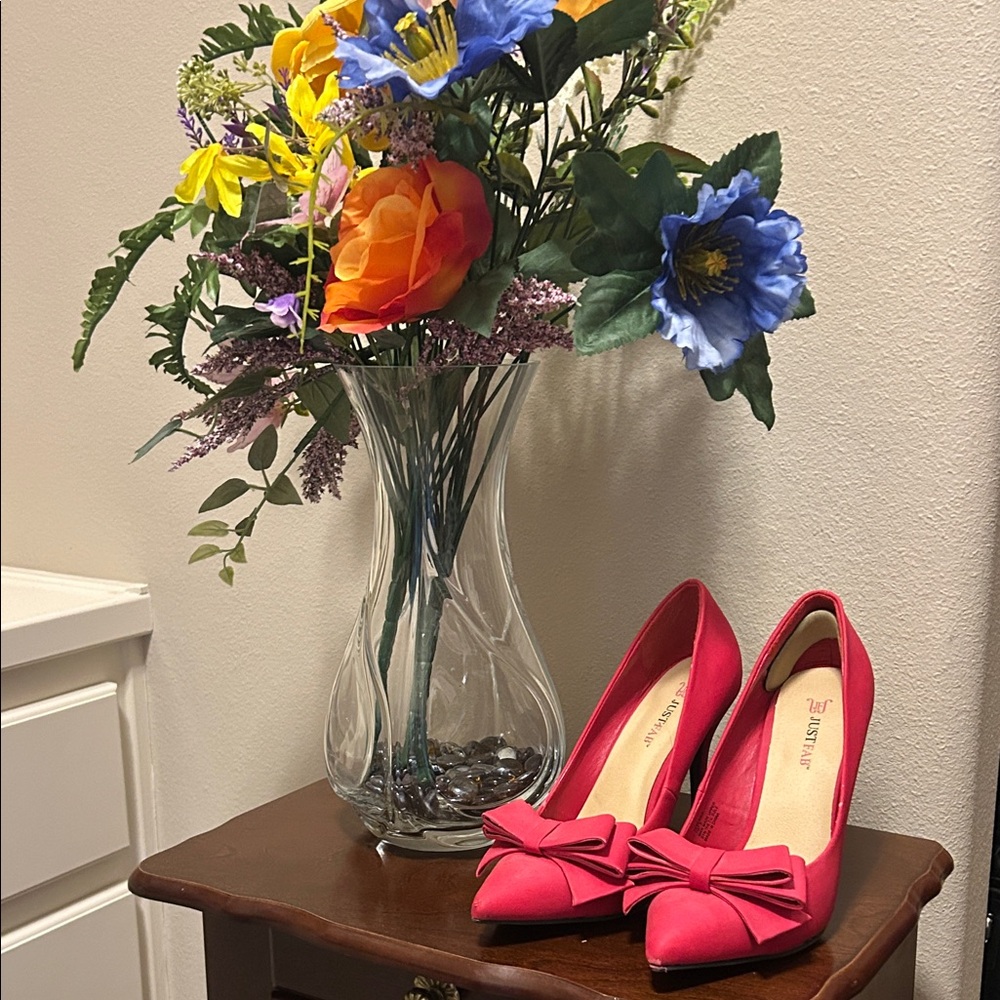 JustFab Vibrant Red Bow Heels